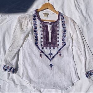 Luck Brand Size XS White Shirt With Pretty Designs